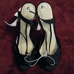 NWT BCBGMAXAZRIA SHOES SIZE 8.5